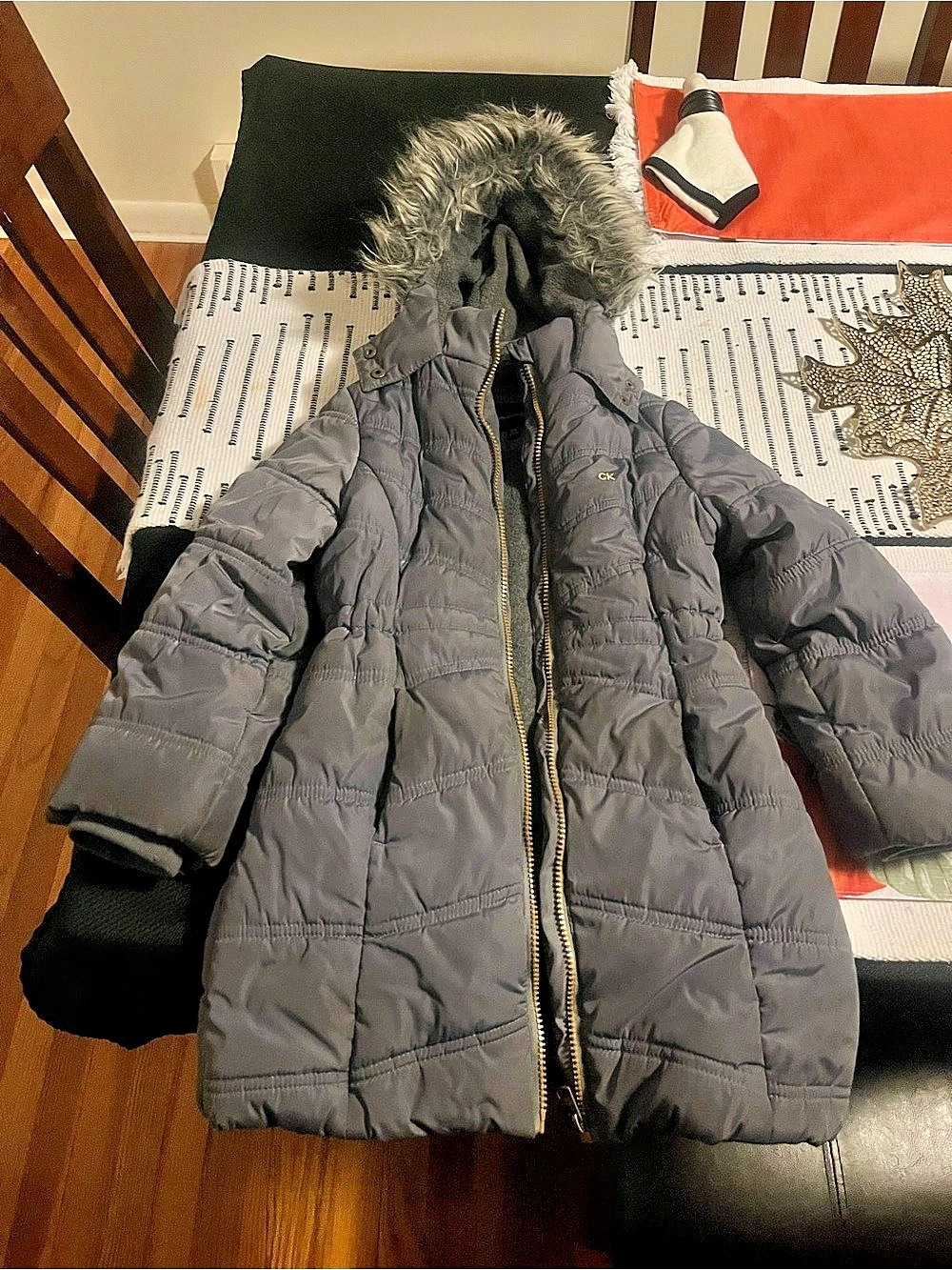 Calvin Klein Jeans Puffer Jacket in Gray Small
